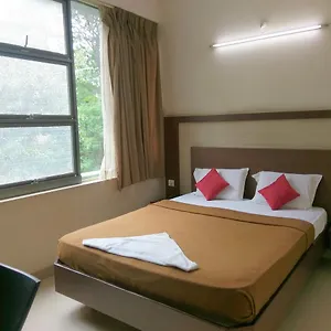  Lodge Banyan Tree Comforts Indien